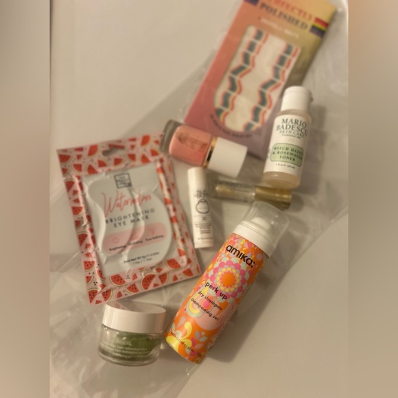 Two Faced Amika and more Makeup, skincare, haircare set - Picture 3 of 3